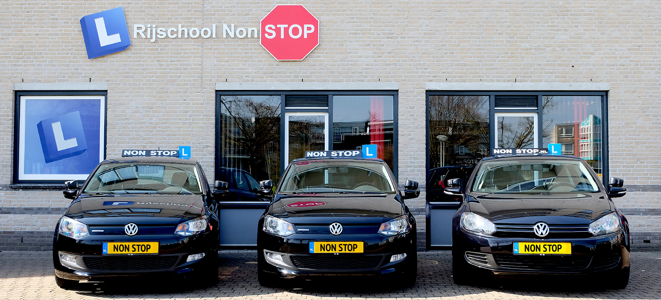 Foto auto's Rijschool Non Stop